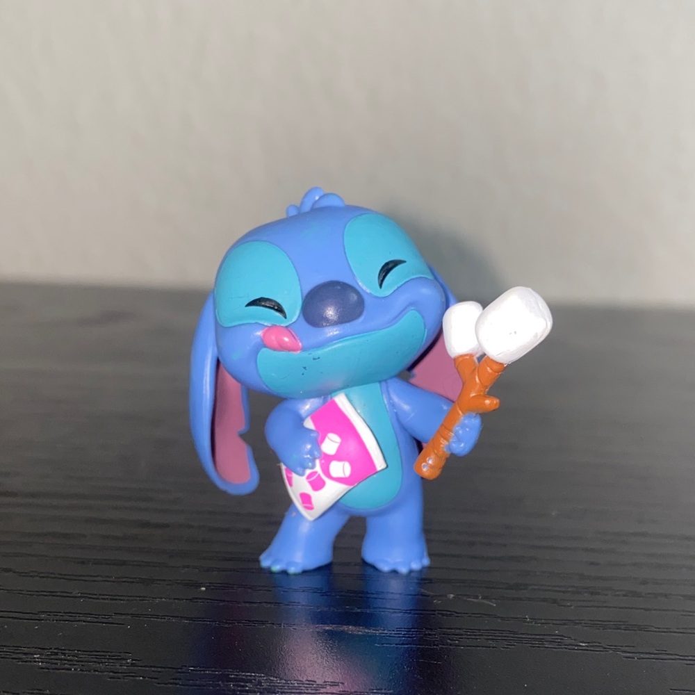 💋Disney Stitch That's So Stitch S’more’s Collectible Figure!